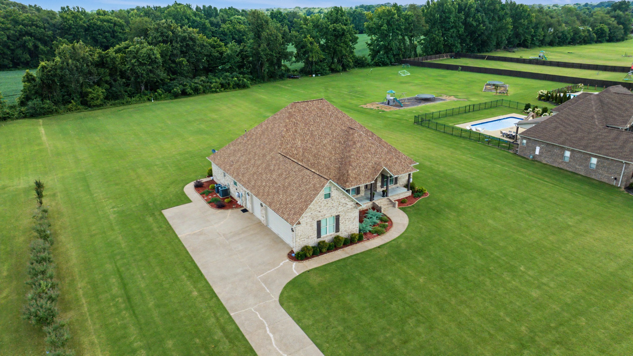 22 Hale Farm Rd