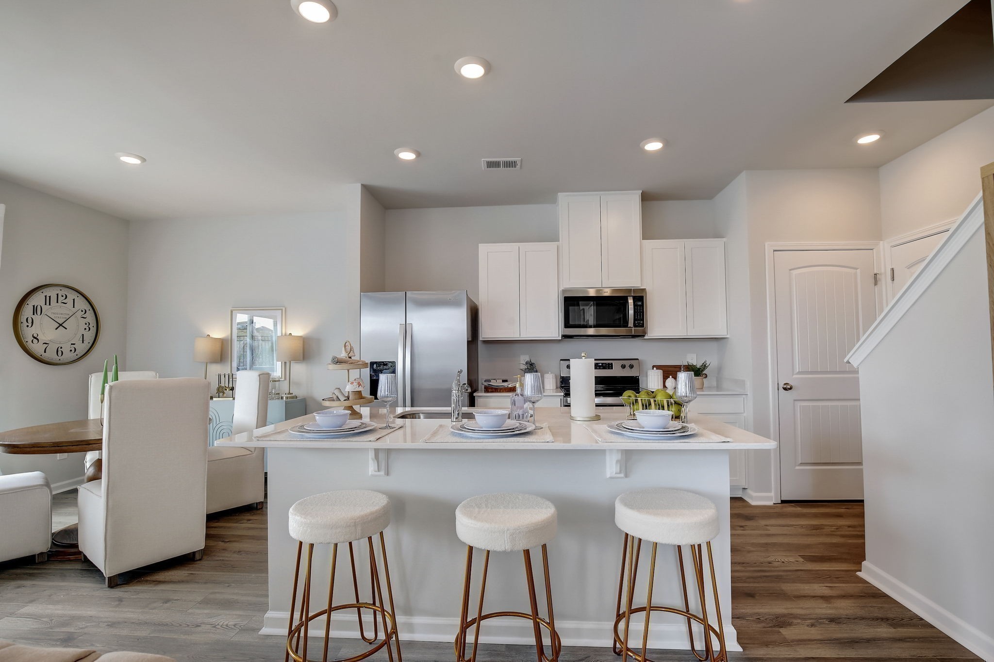2233 Harlequin Point