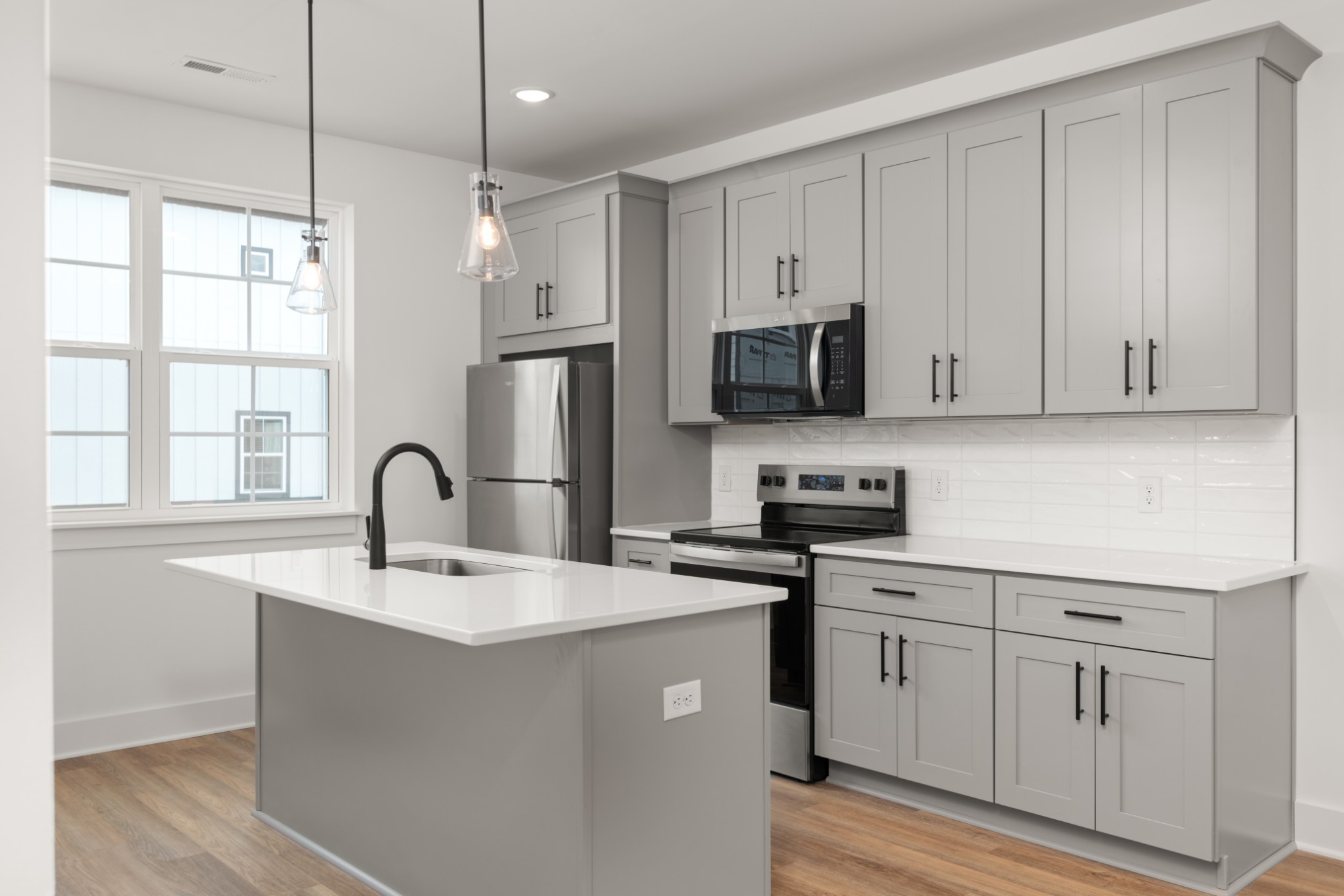 700 N DuPont Ave