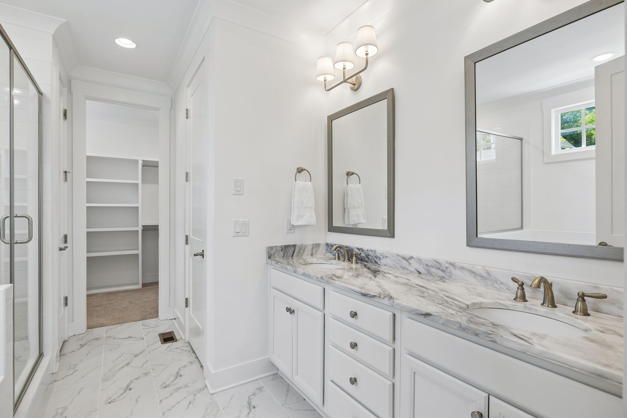 201 Moray Ct