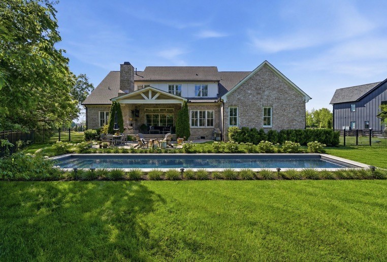 1045 Buena Vista Dr