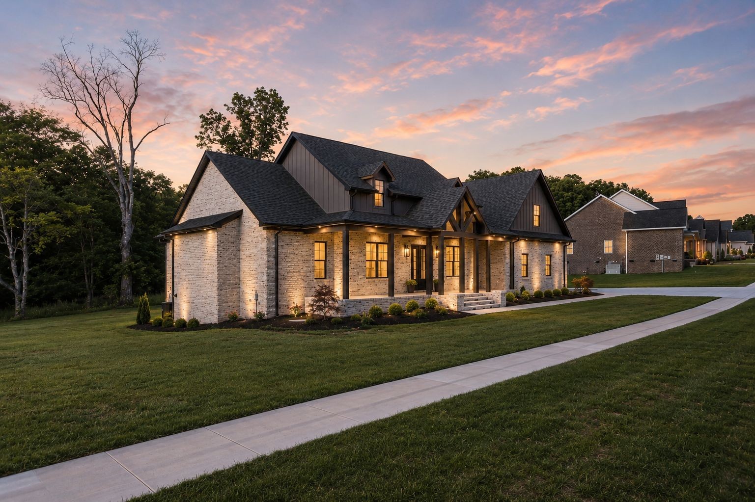 2108 Country Club Dr