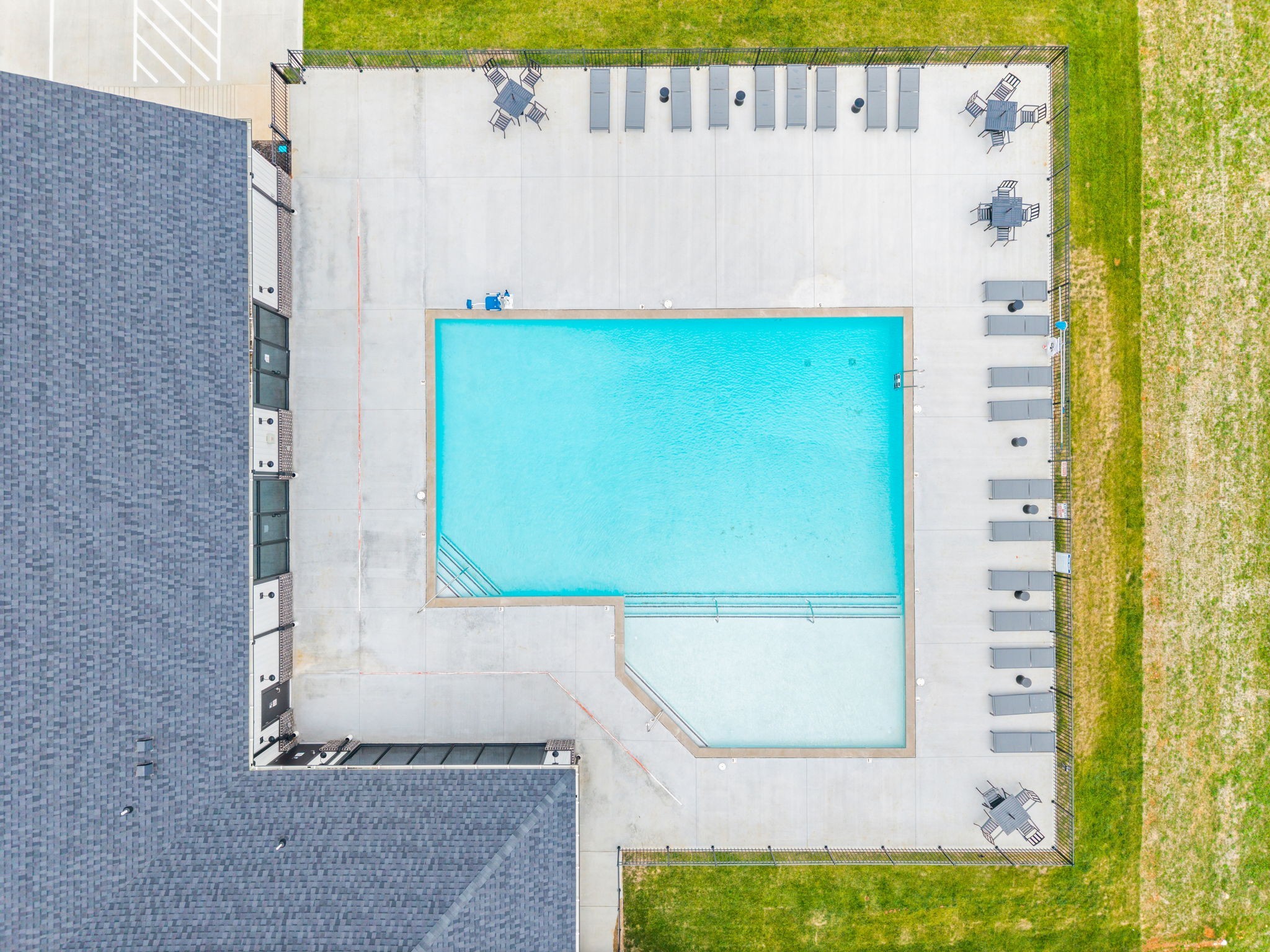 516 Castle Pinckney Ln