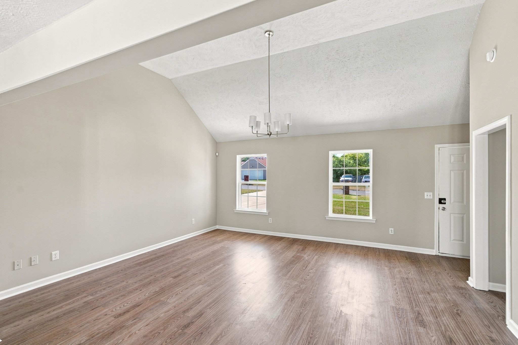 2223 Rosecran Cir