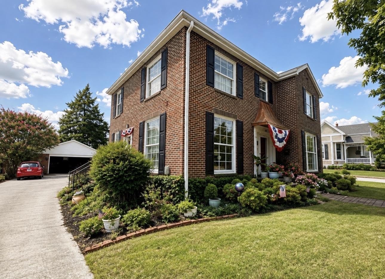 307 W Main St