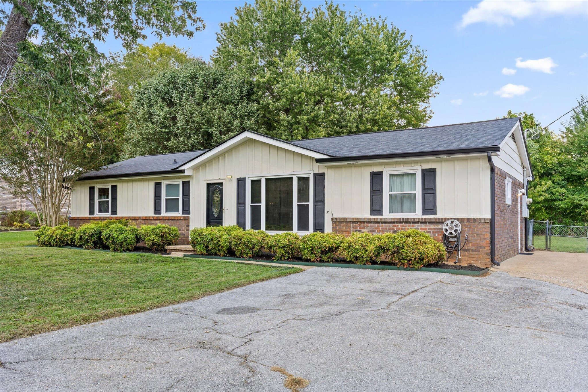 1389 Meadowood Drive