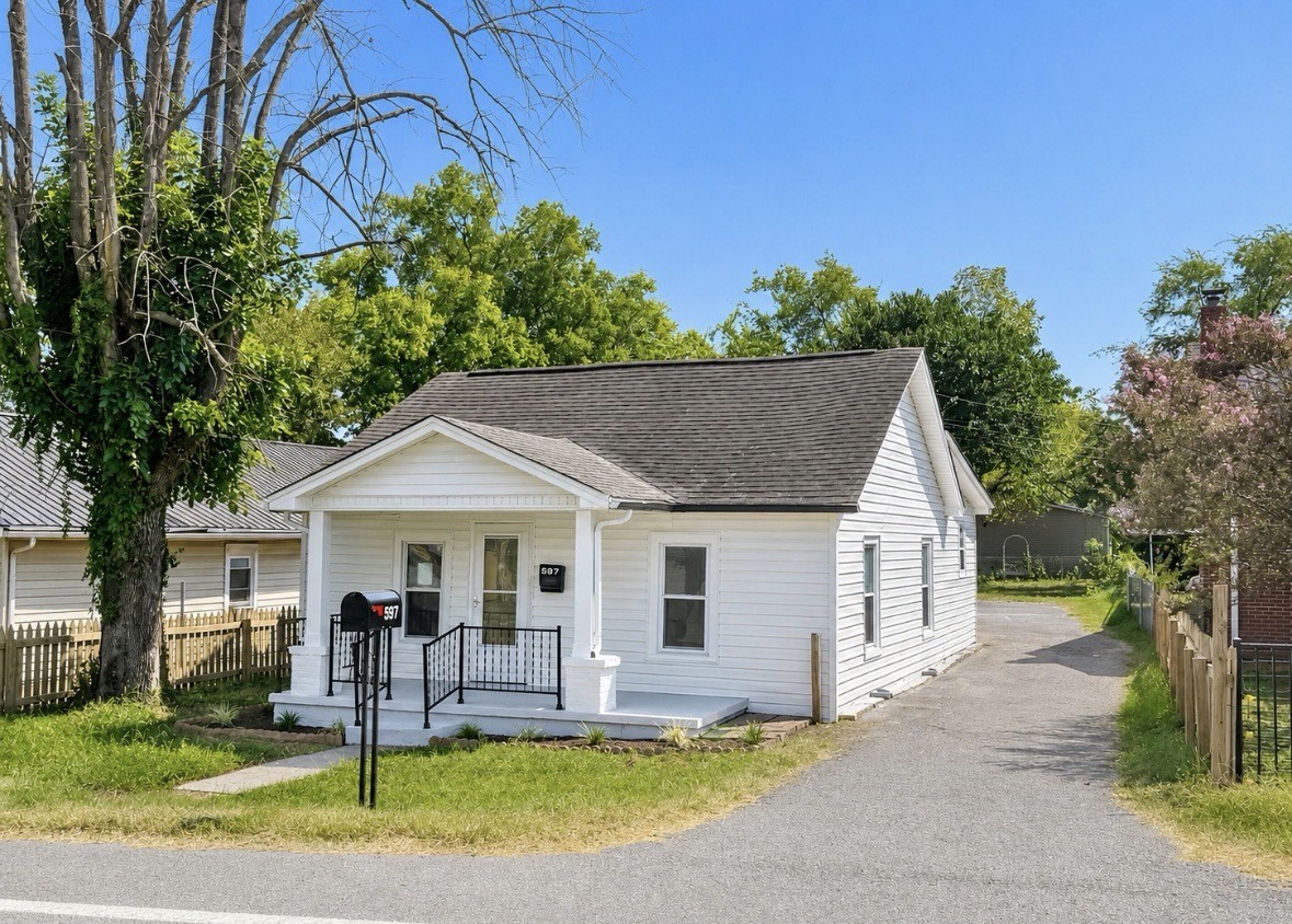 597 Long Hollow Pike