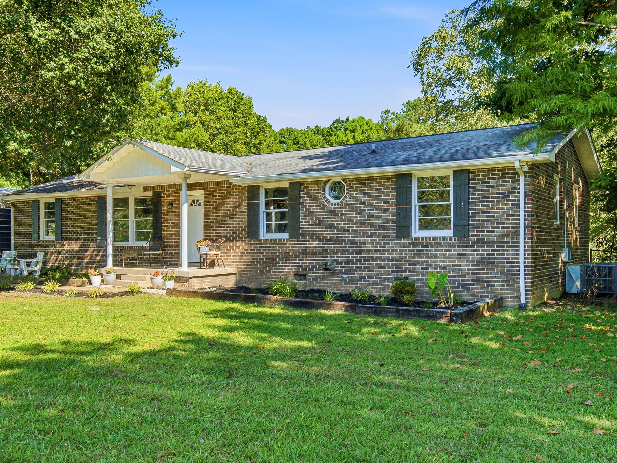 739 Scoutview Rd