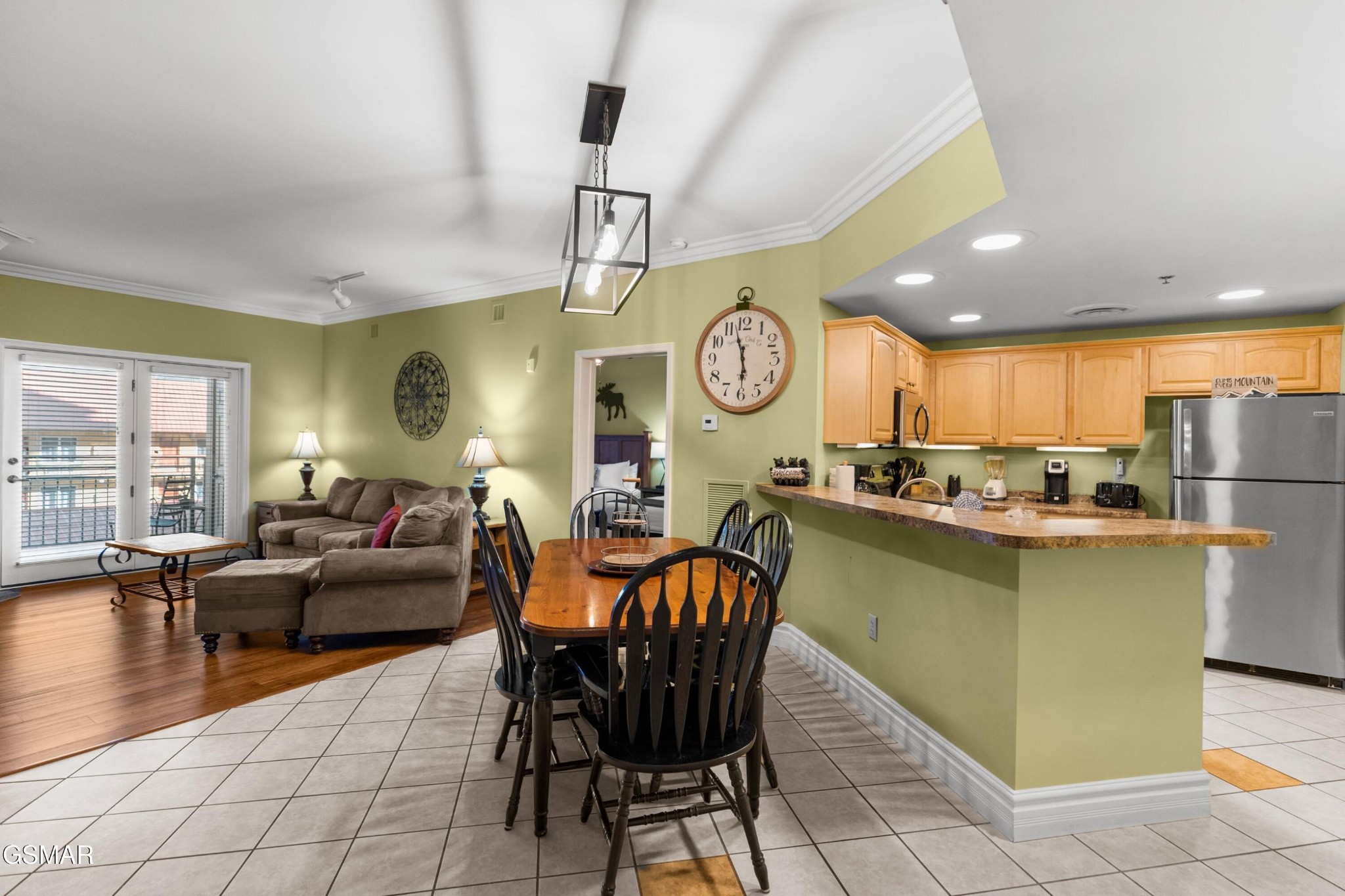 215 Woliss Lane