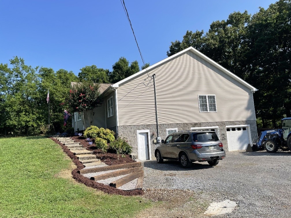 1062 Highway 96 N
