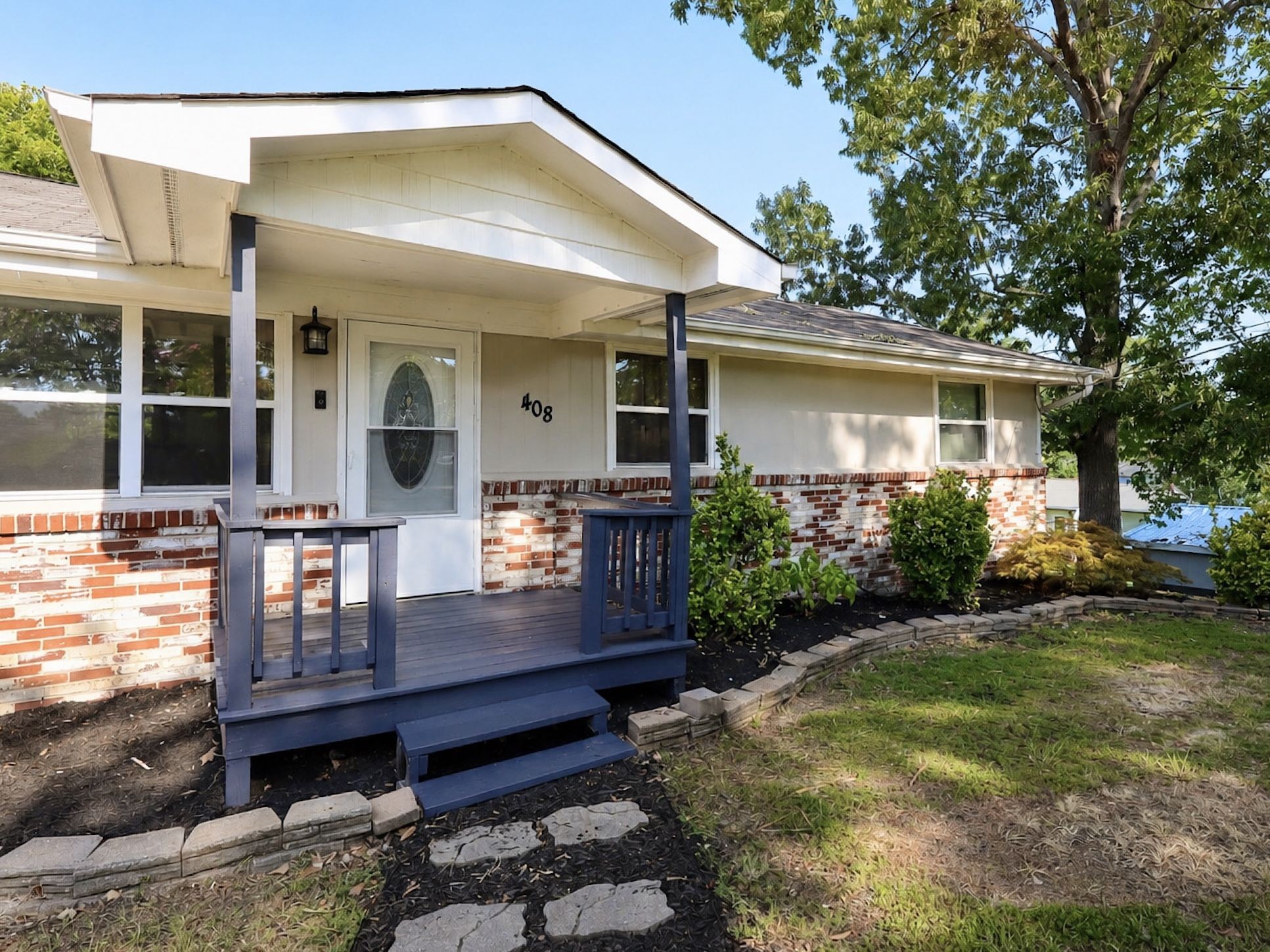 408 Fairview Dr, SE