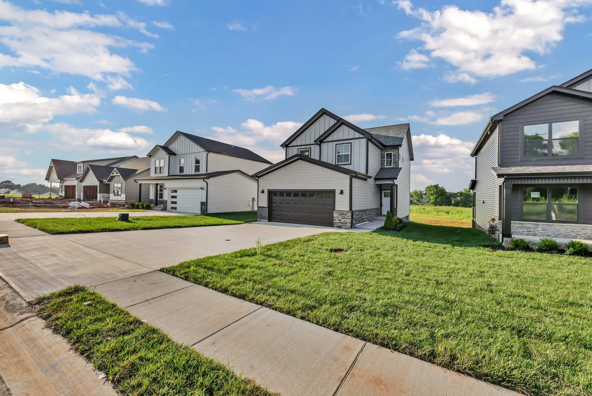 2808 Brewster Dr