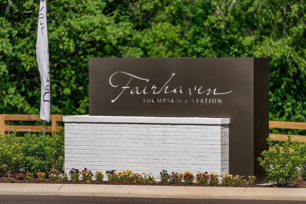 5008 Fairhaven Cir