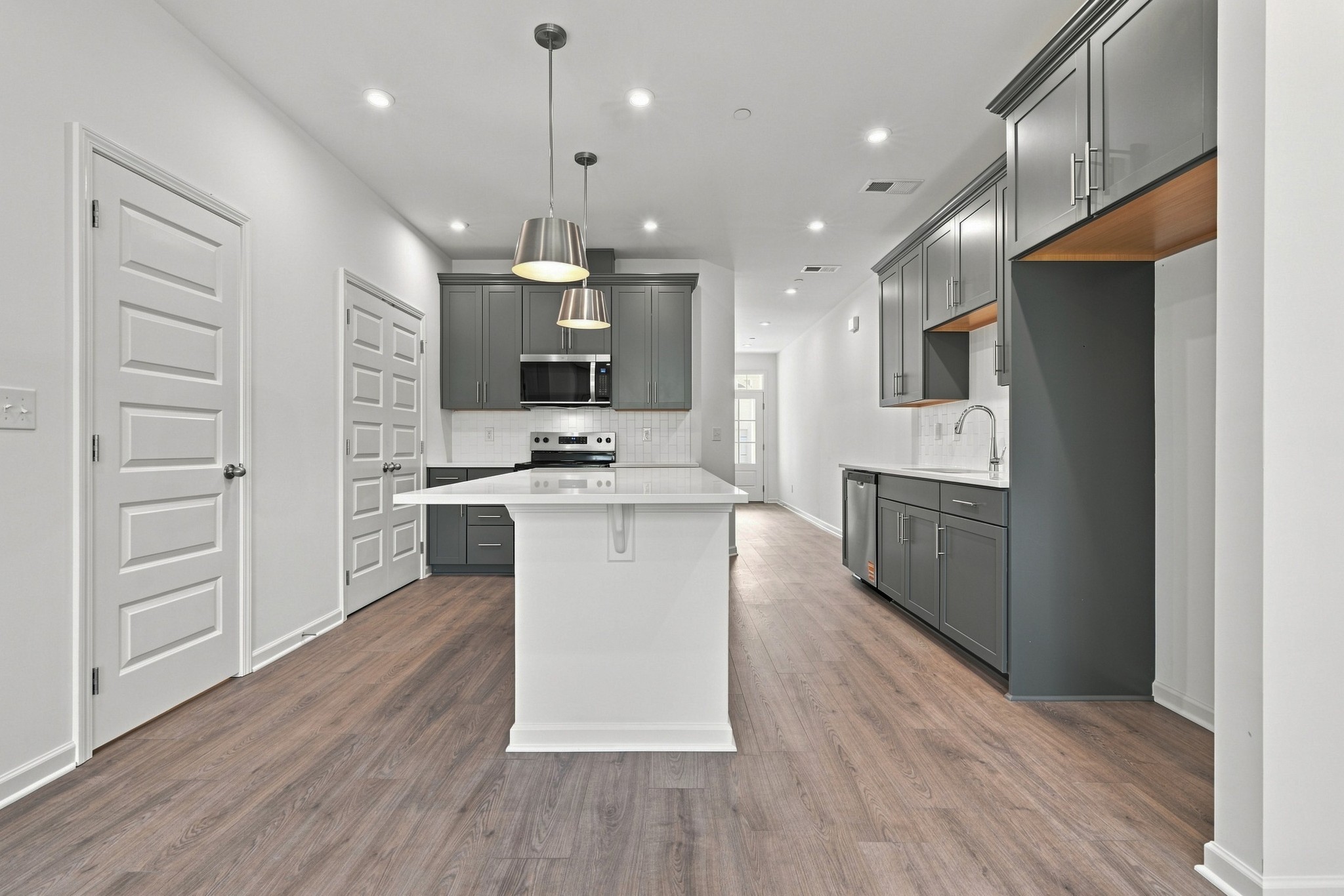 638 Club View Way