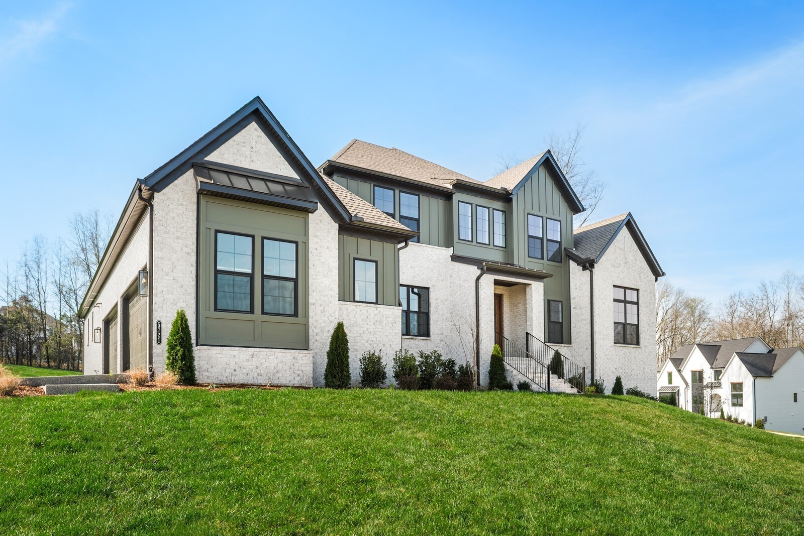 6104 St Charles