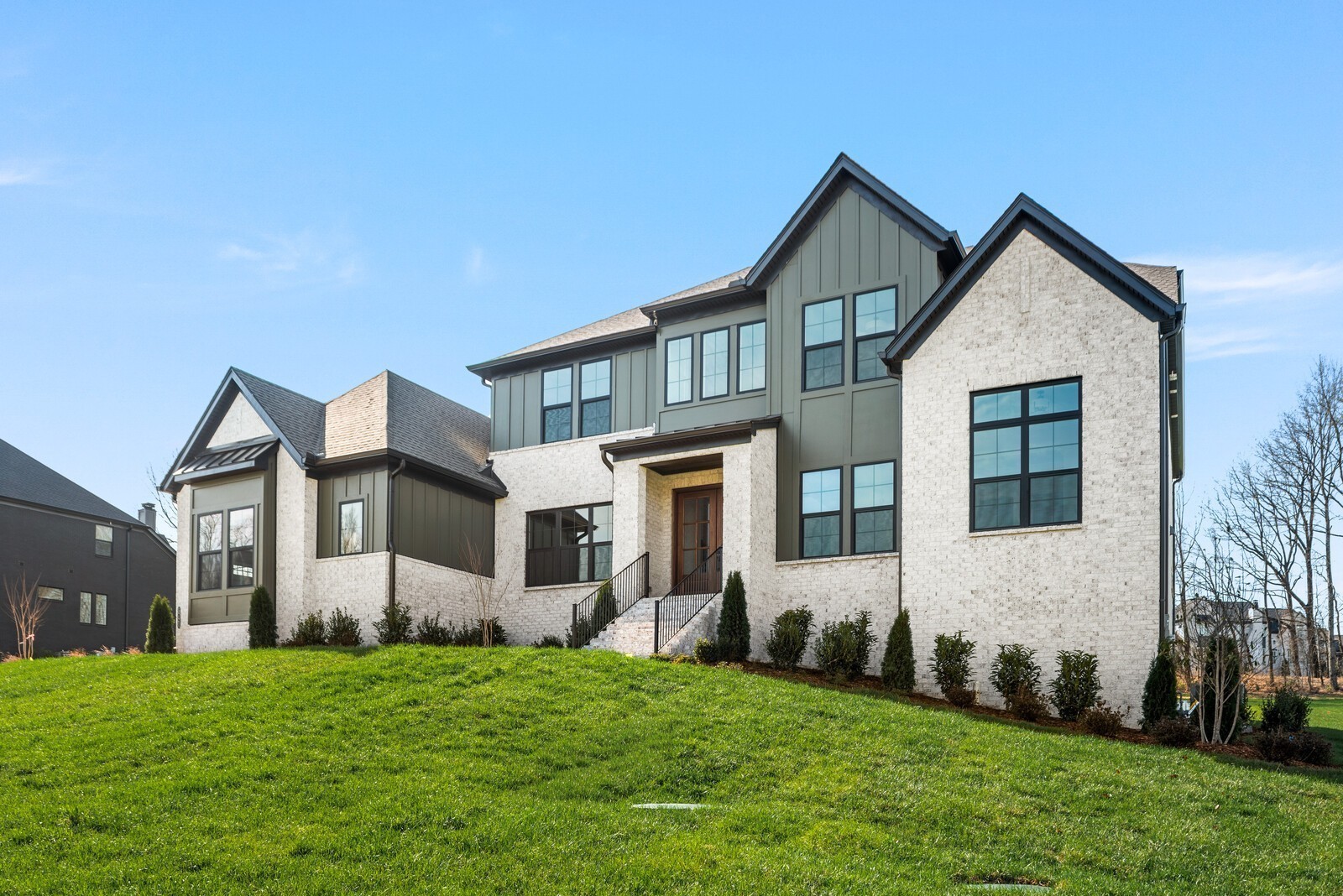 6104 St Charles