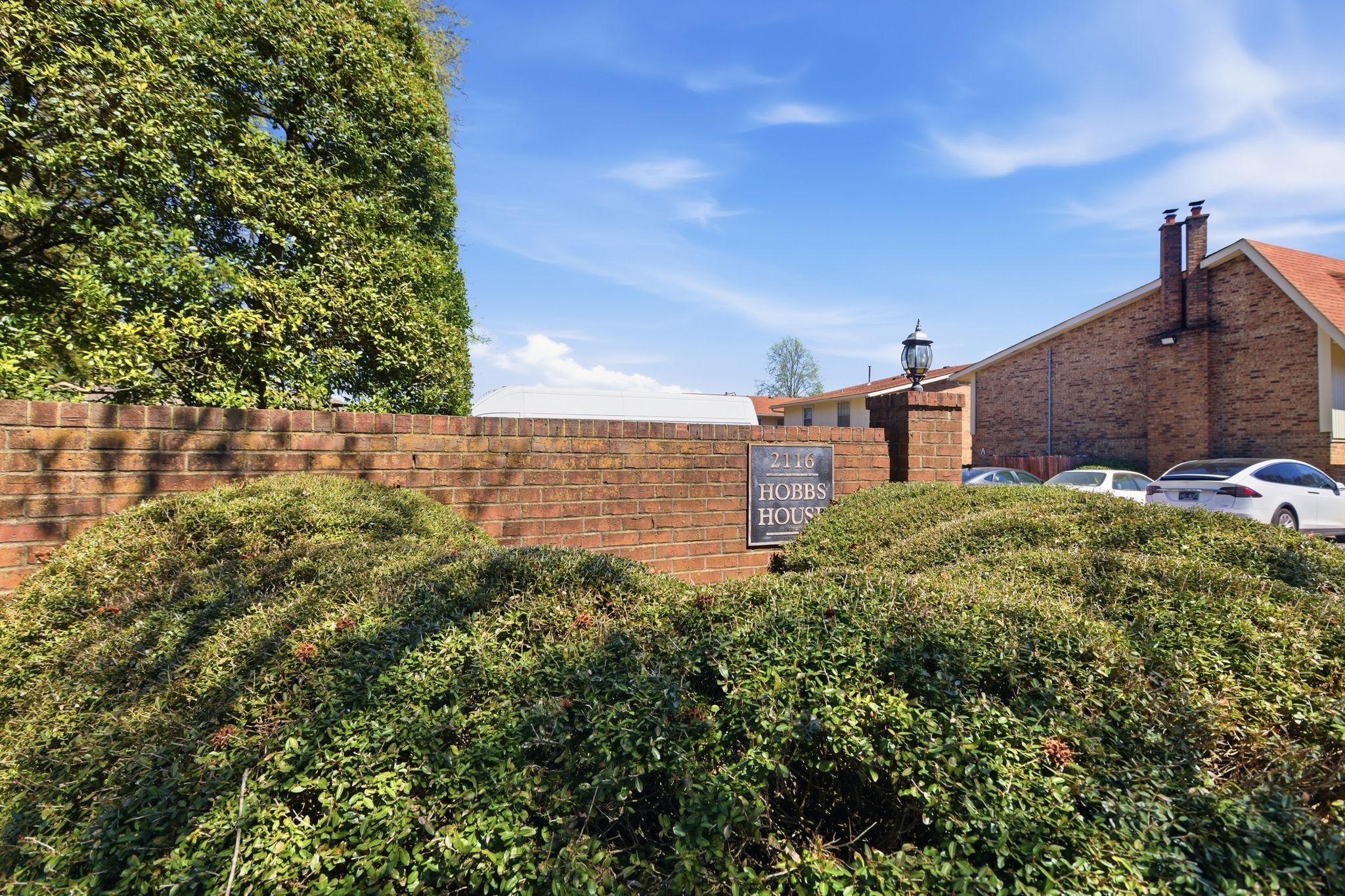 2116 Hobbs Rd