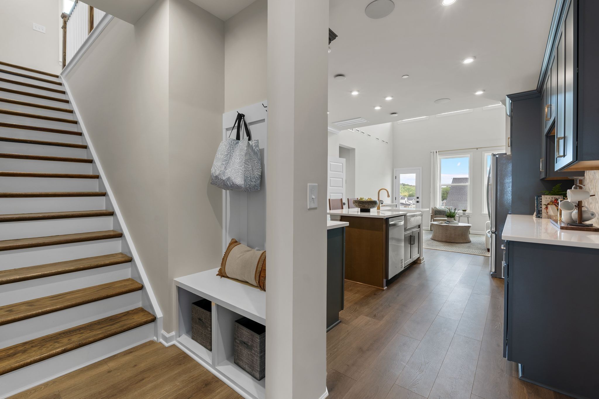 645 Club View Way