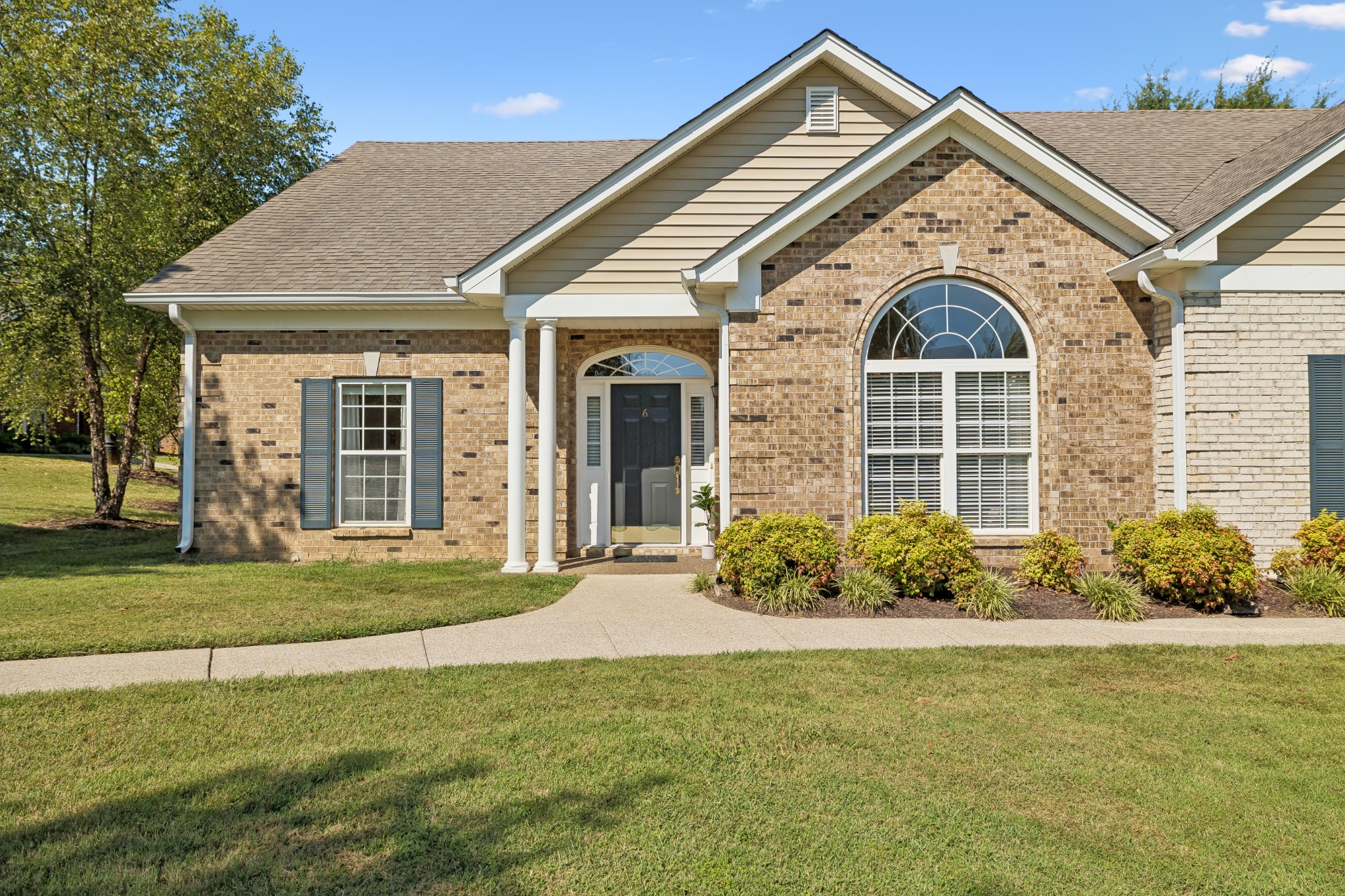 6 Donnell Ct