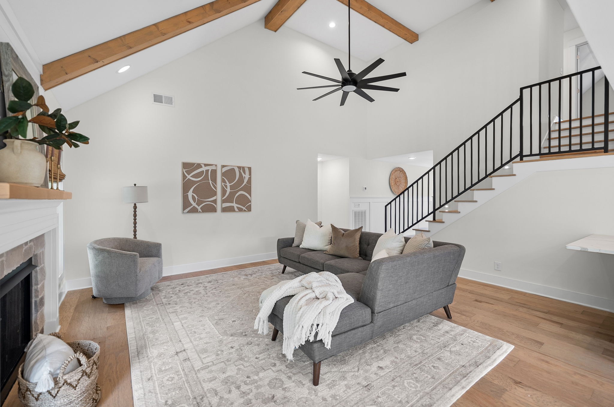 365 Frontier Dr