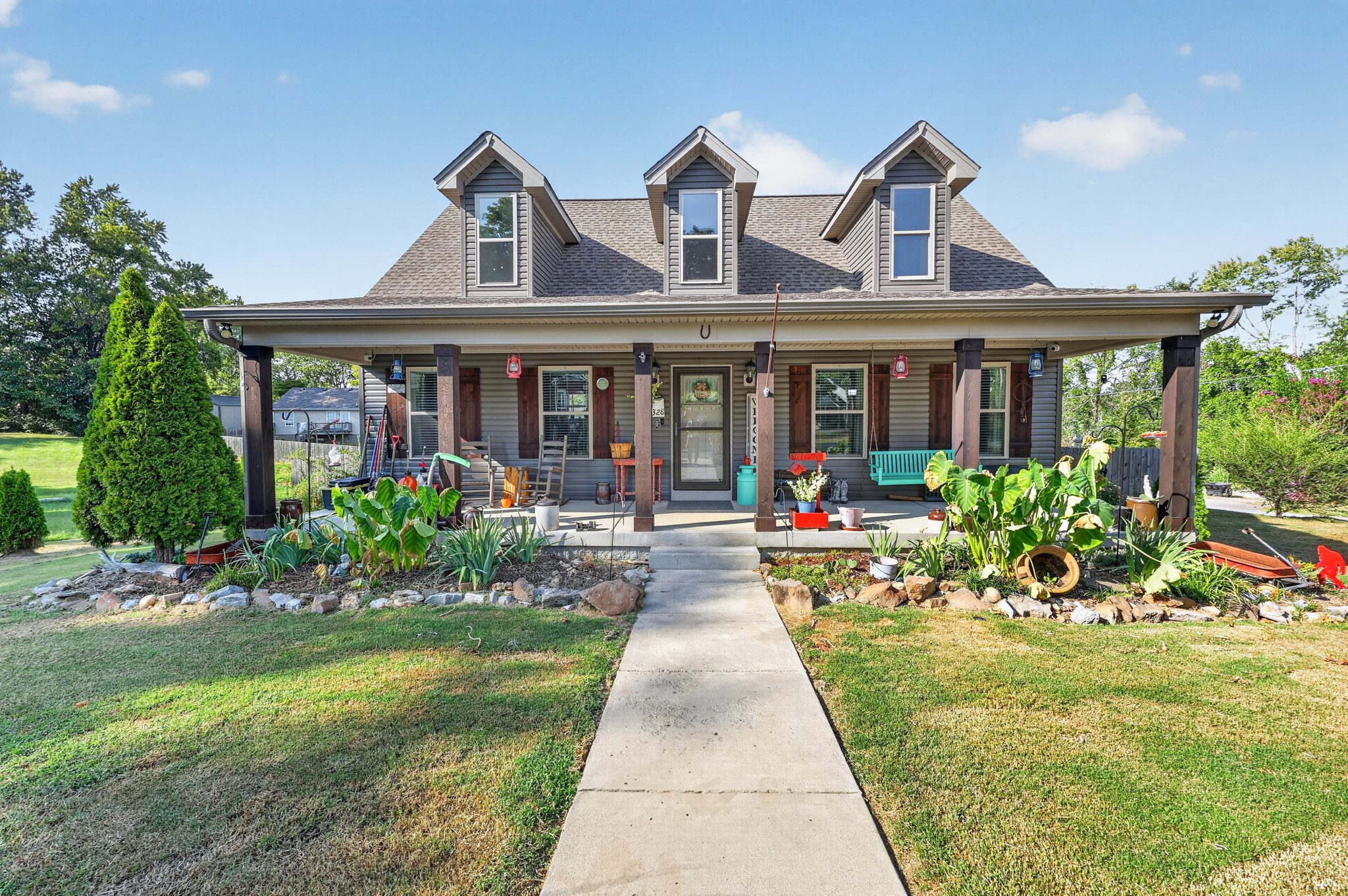 1356 Main St