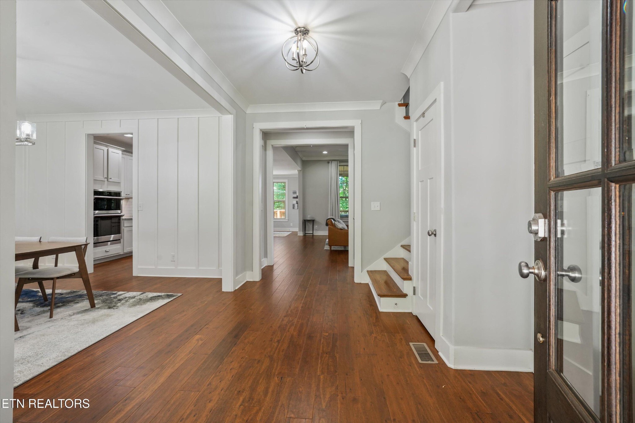 5513 Pinellas Drive