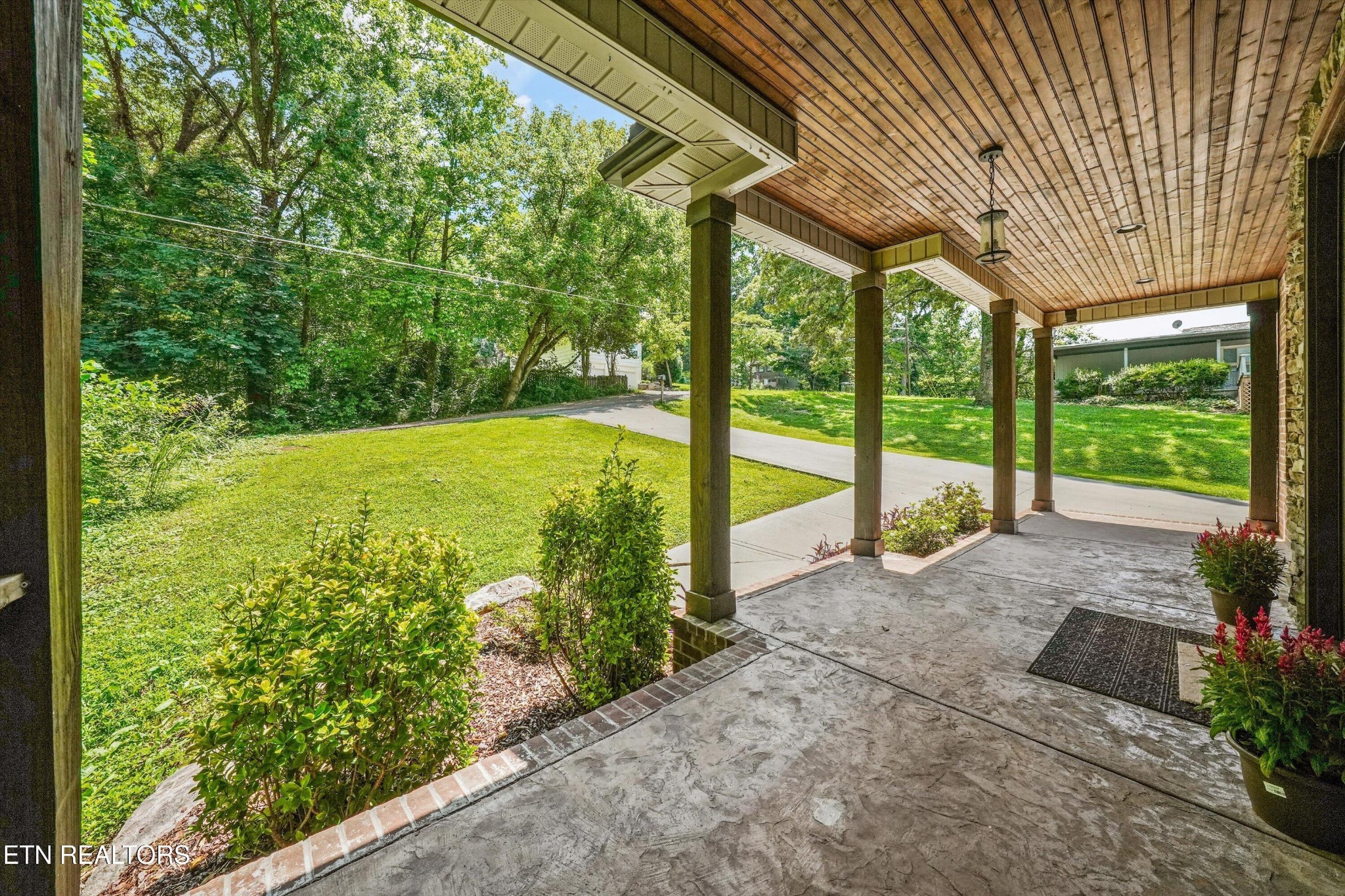 5513 Pinellas Drive