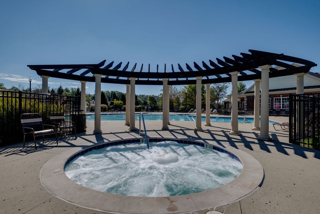 894 Meadowcrest Way