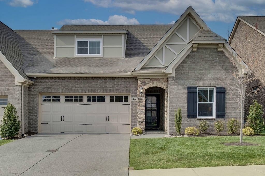 894 Meadowcrest Way