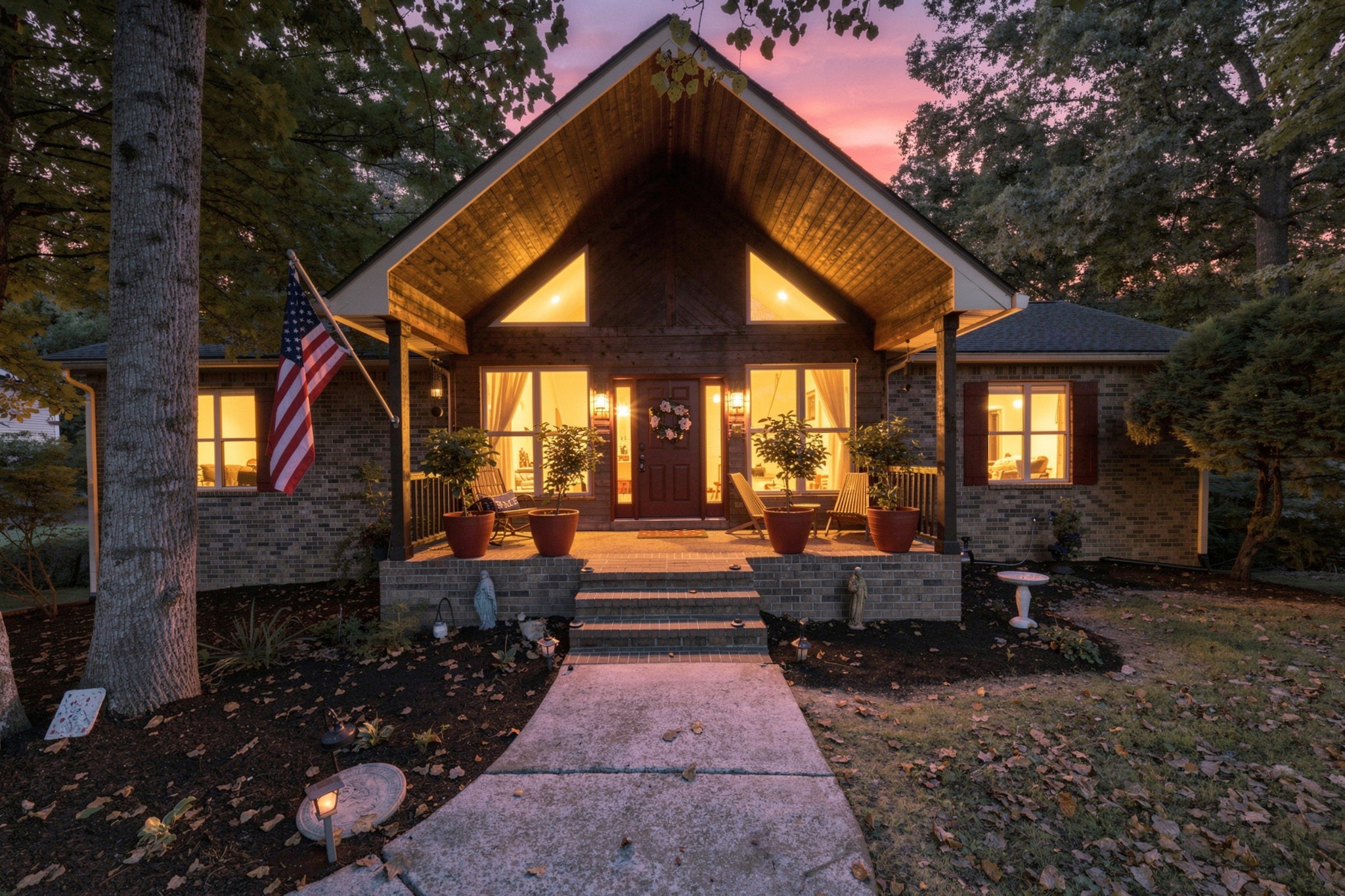 1003 Red Oak Dr