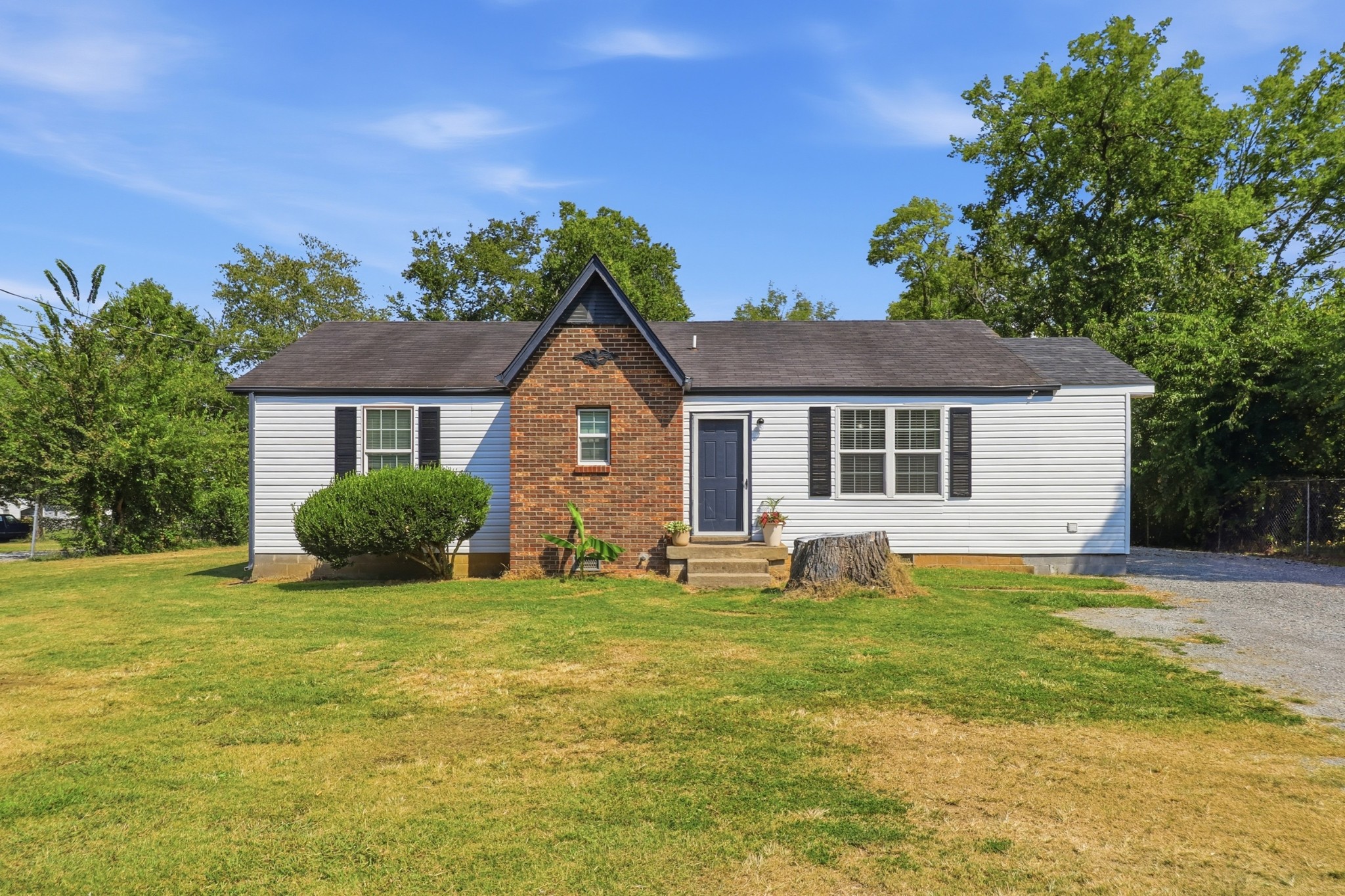 5853 Seminary Rd
