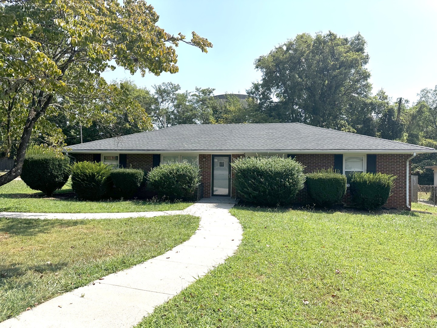 1132 White Blvd