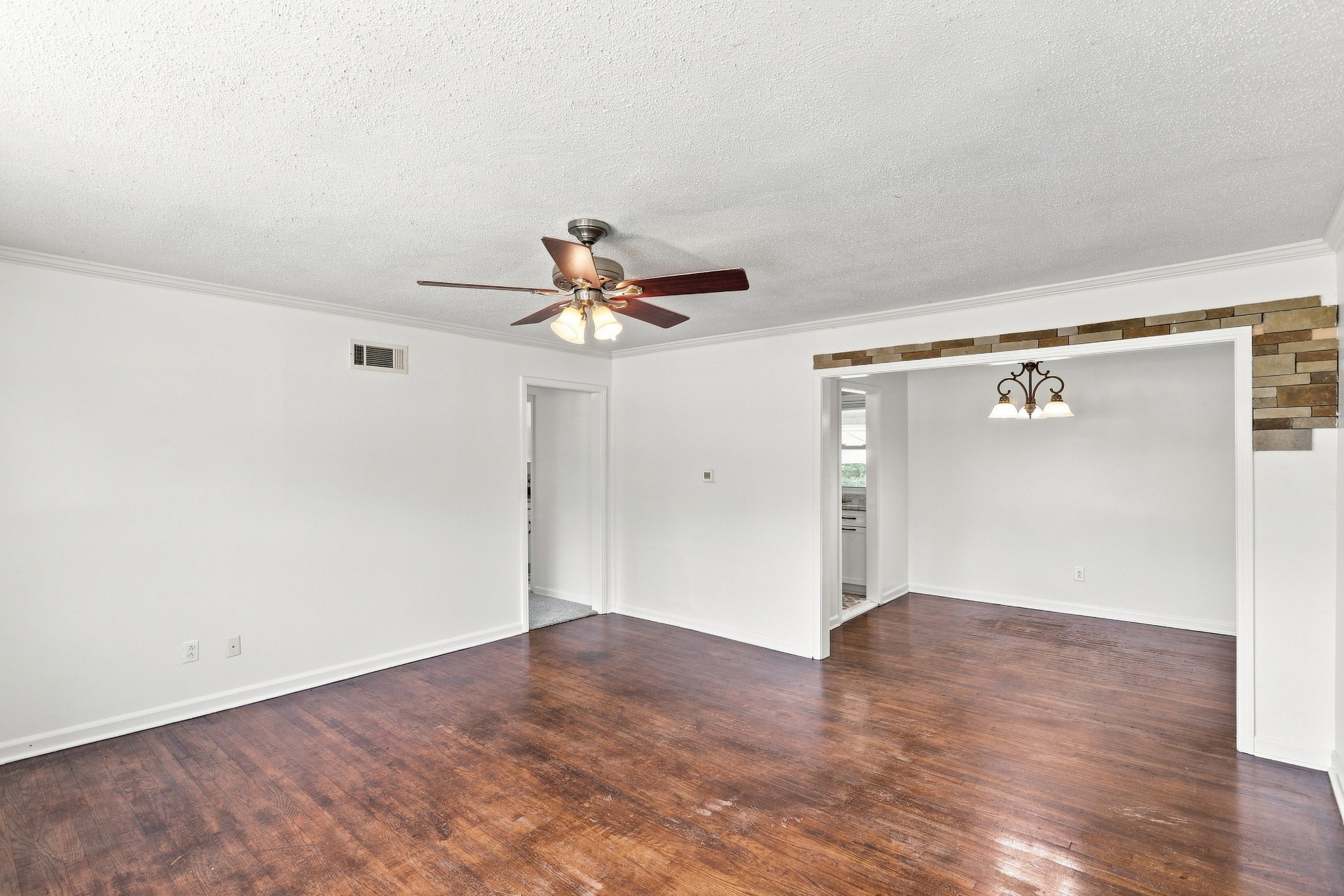 203 Rebecca Ln