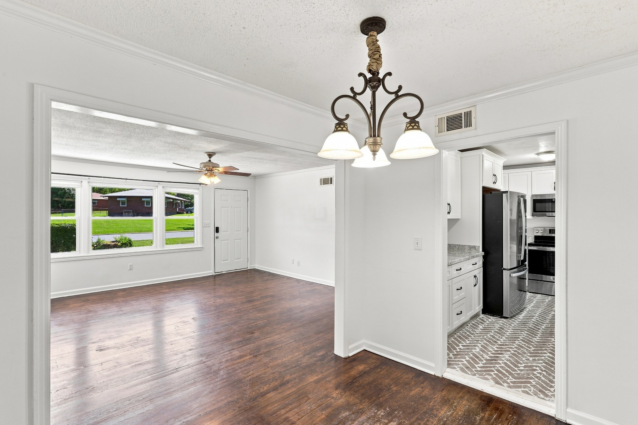 203 Rebecca Ln