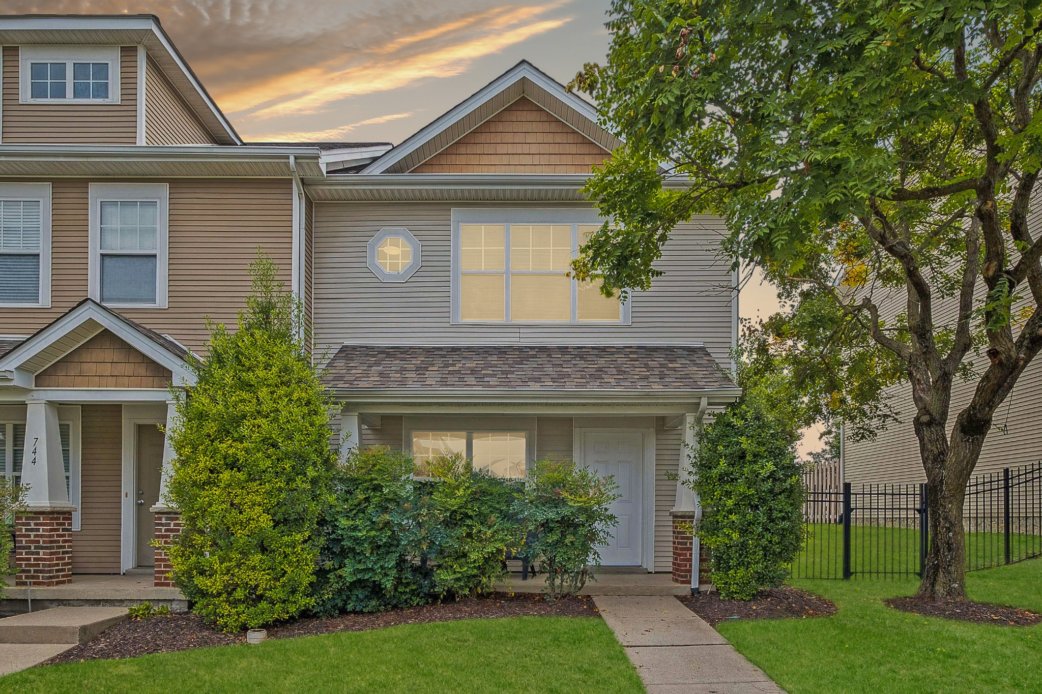 742 Vernon Ave