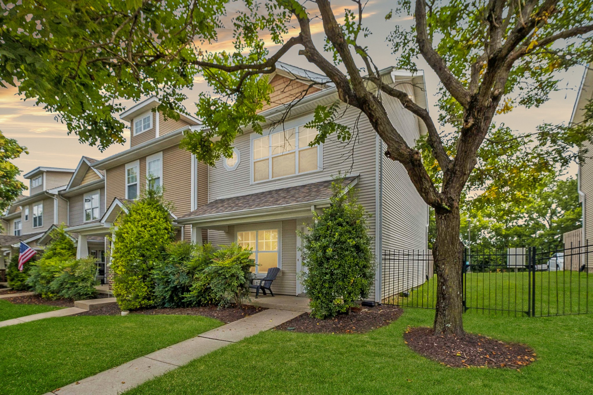 742 Vernon Ave