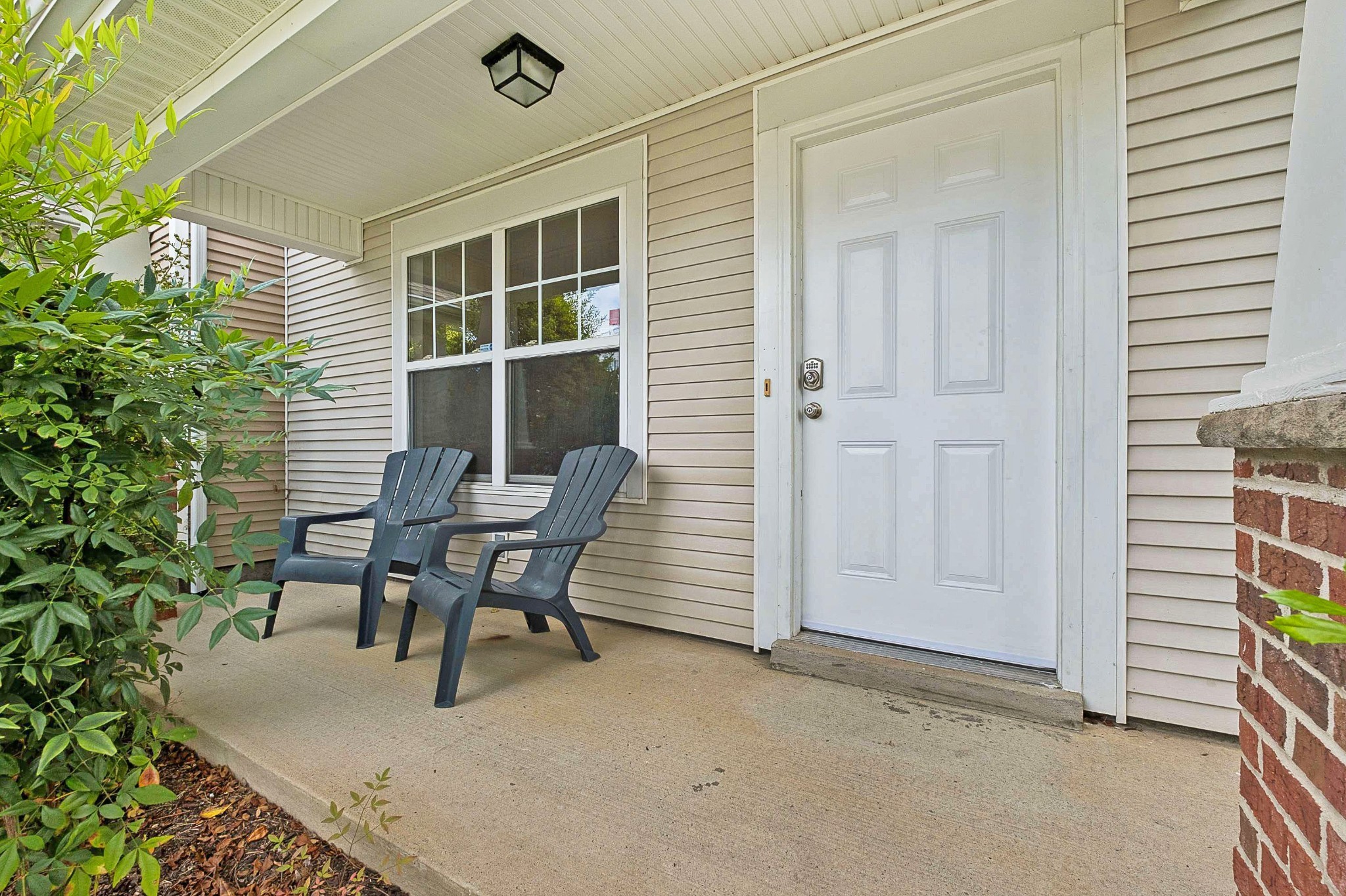 742 Vernon Ave
