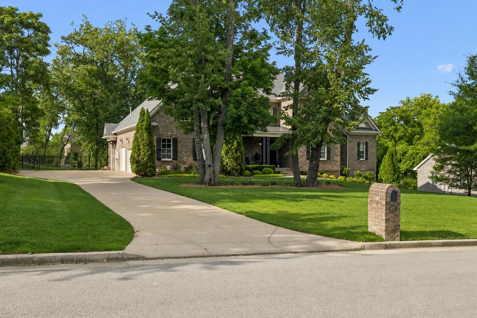 8231 Glover Dr