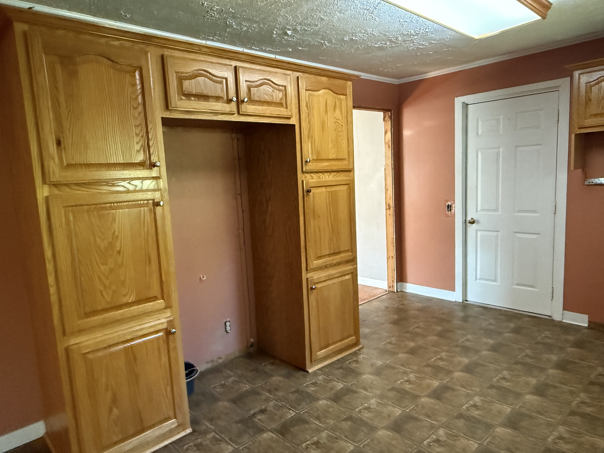 220 Kenneth St