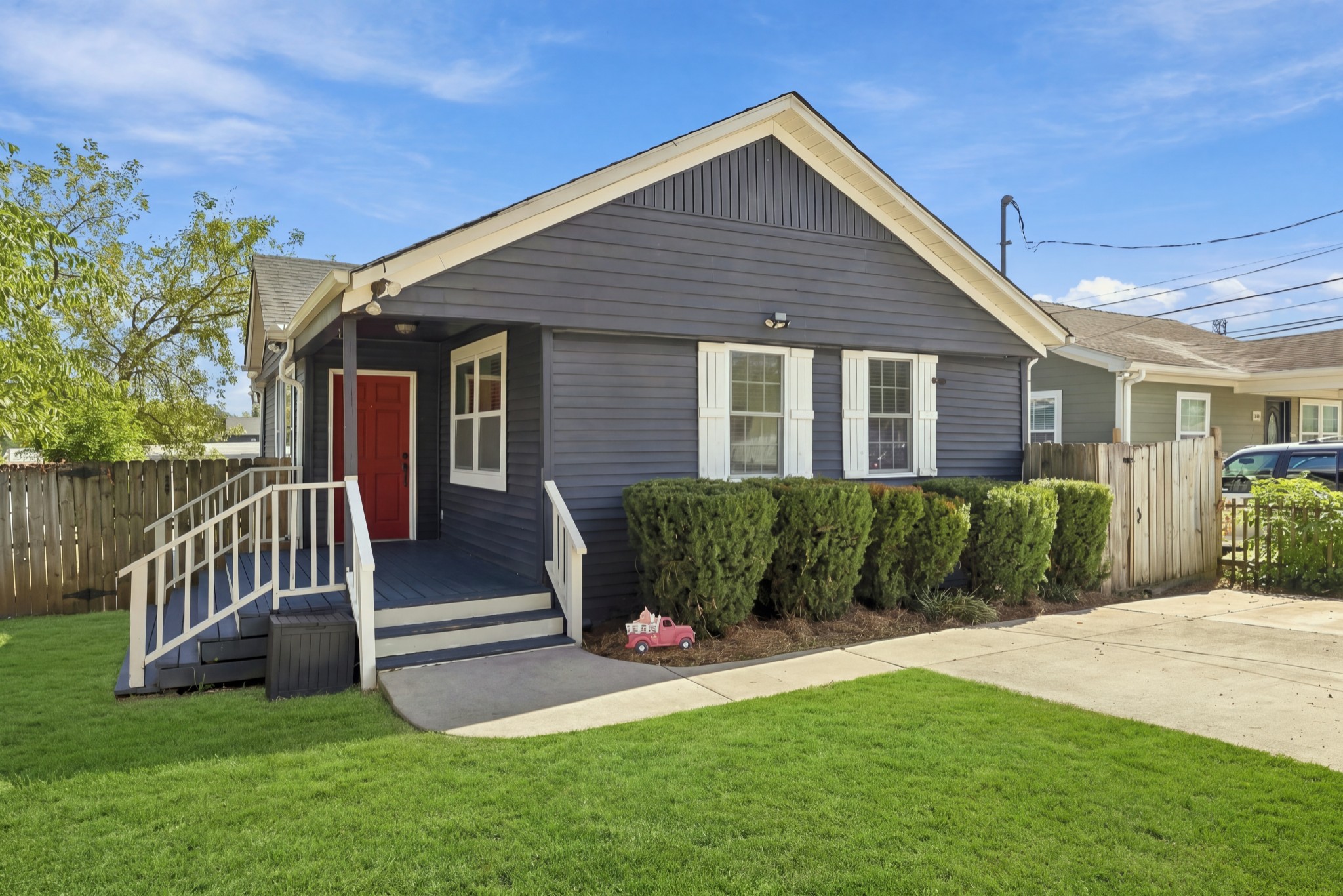 2624 Foster Ave