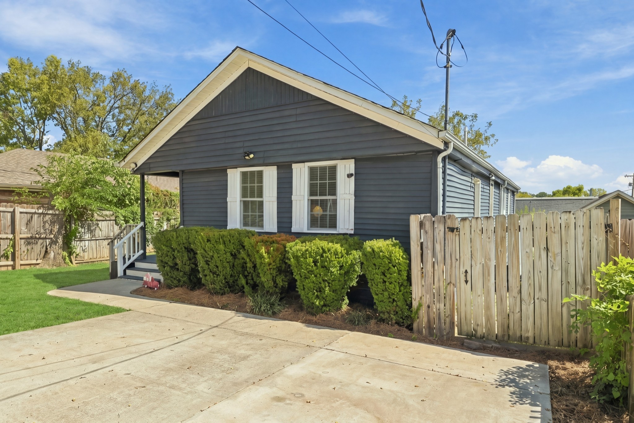 2624 Foster Ave