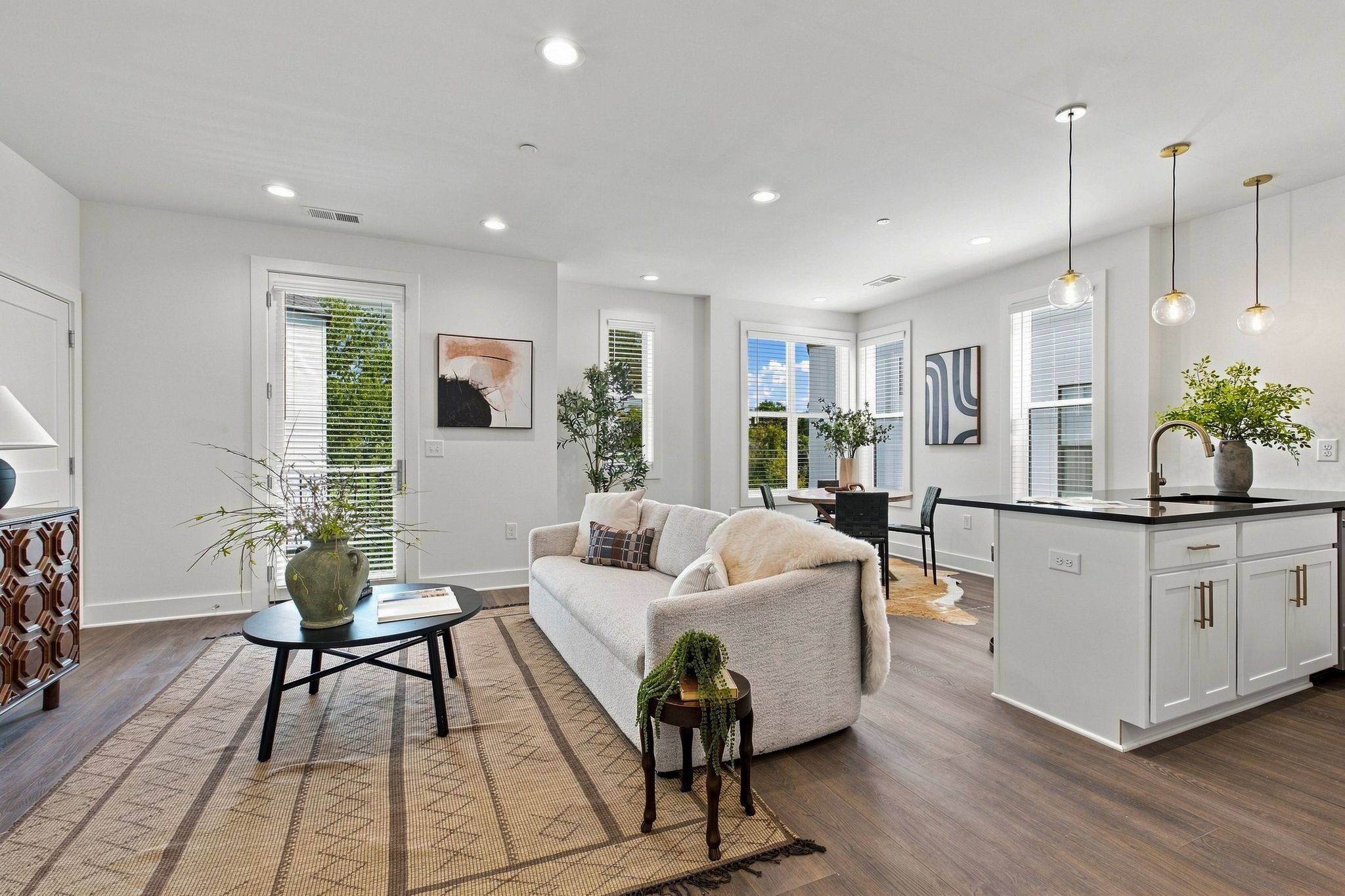 505 Community Ct