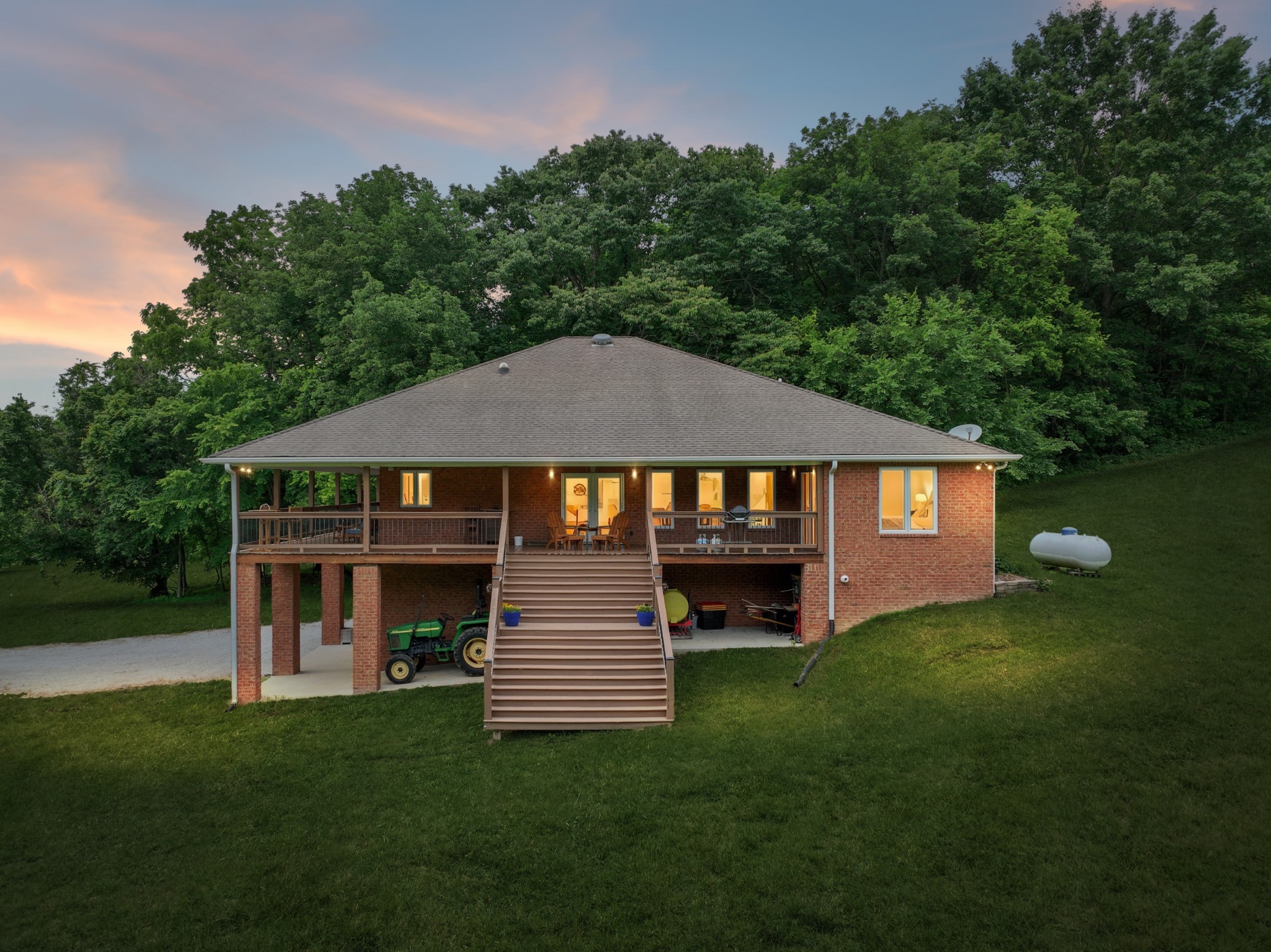 574 Hayes Ridge Rd