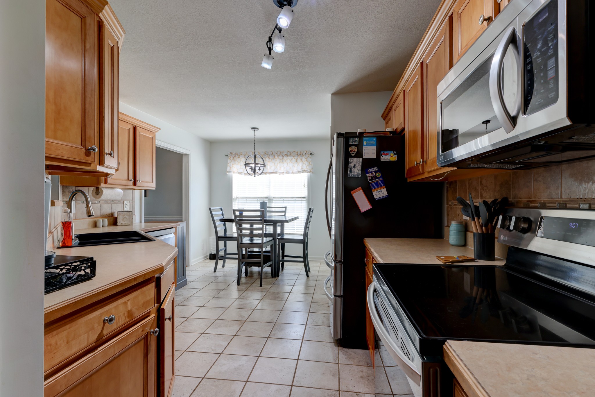 3141 Holly Pt