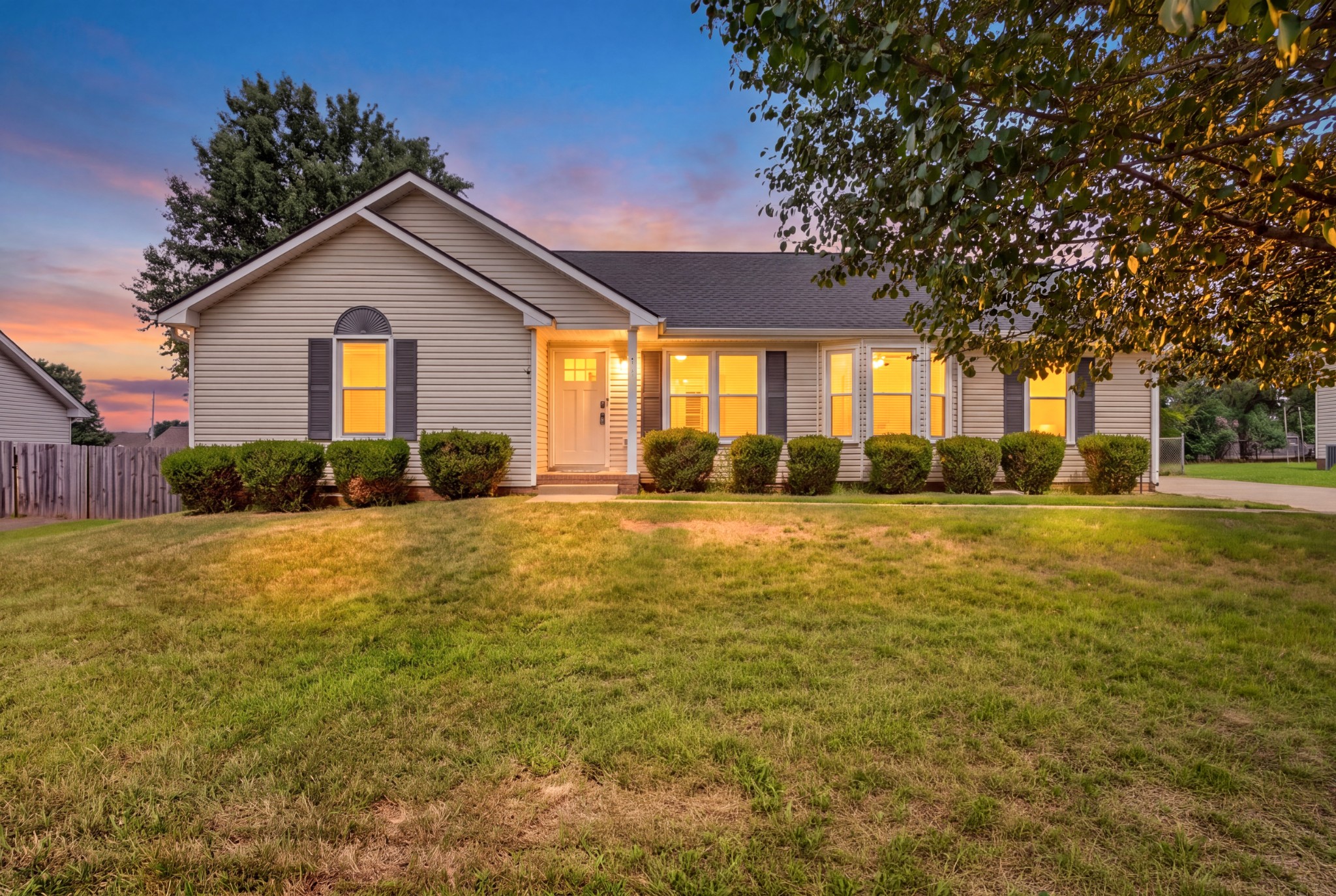 1733 Crestview Dr
