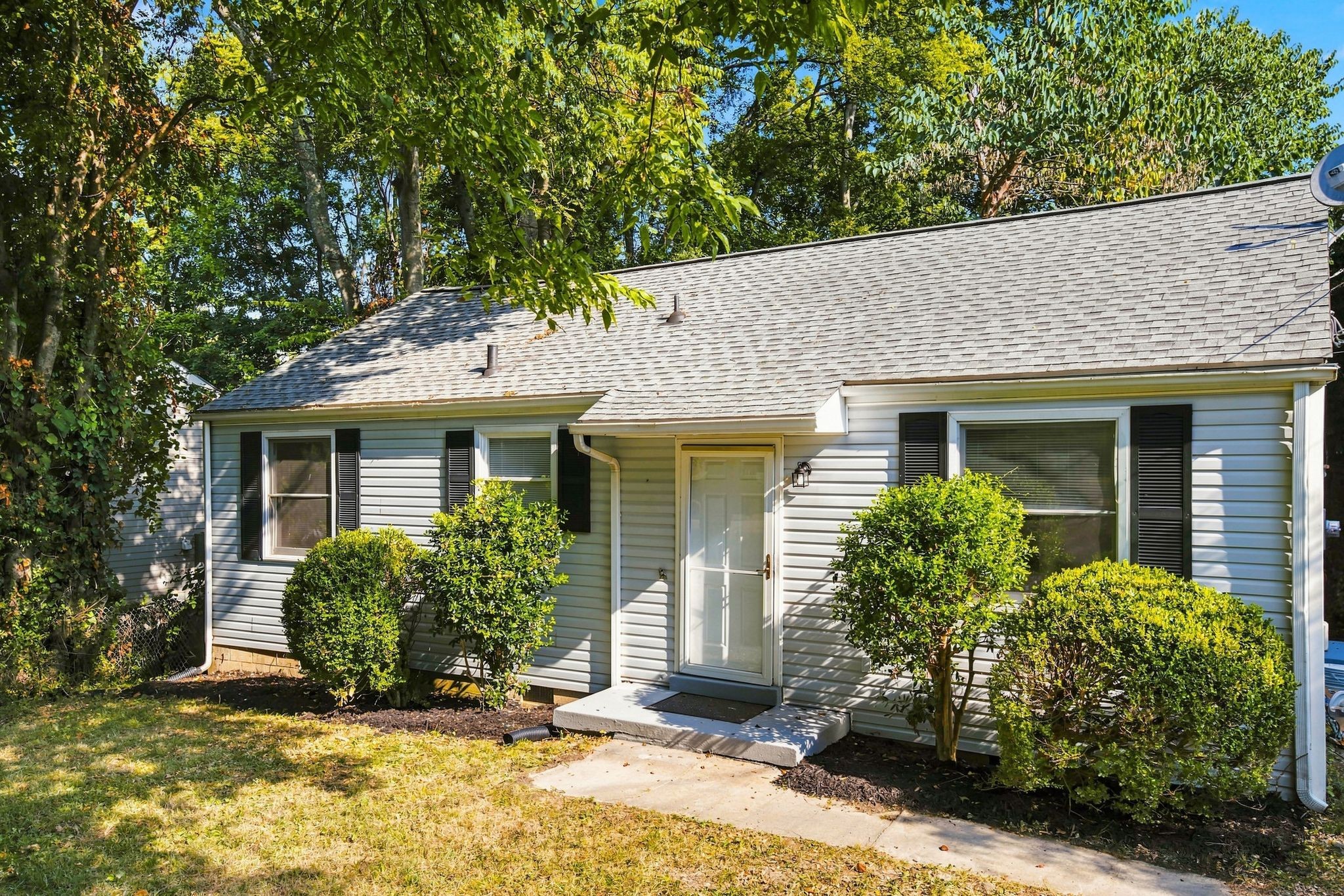5520 Bon Air Cir