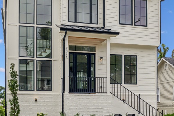 902A Douglas Ave