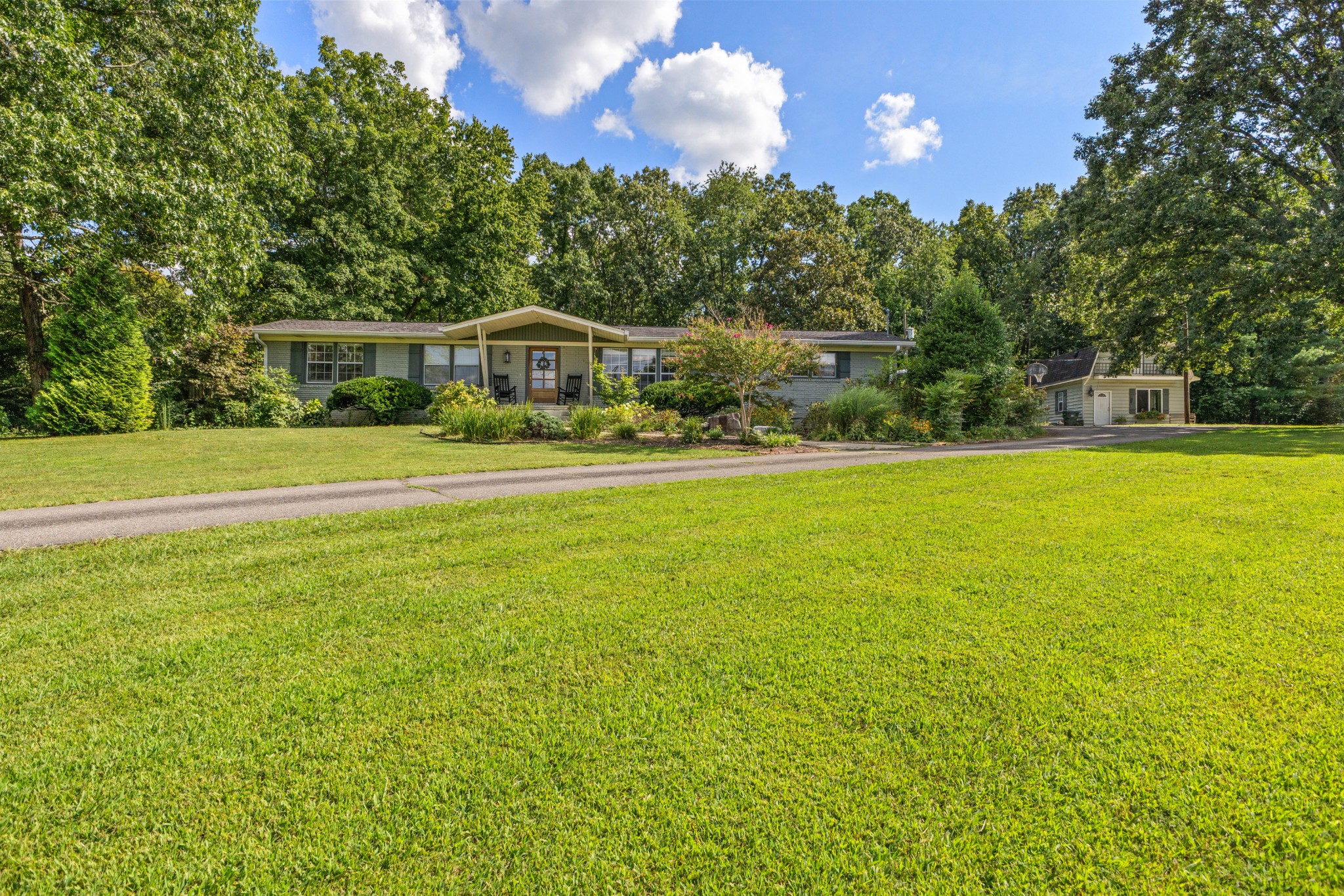 2550 Highway 70, E