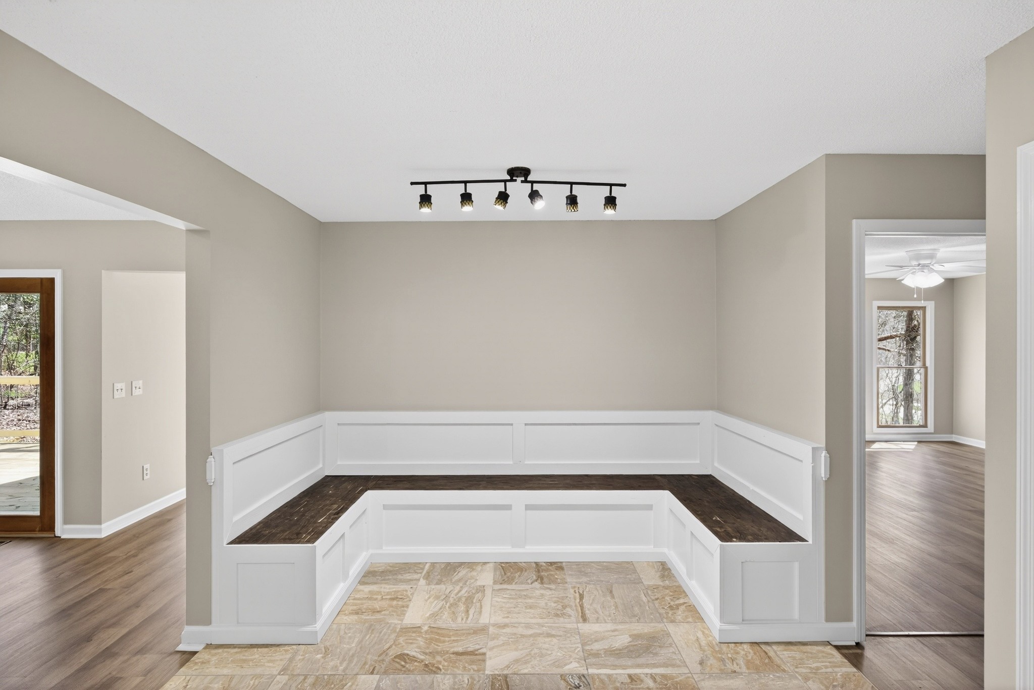 204 Meadowview Dr
