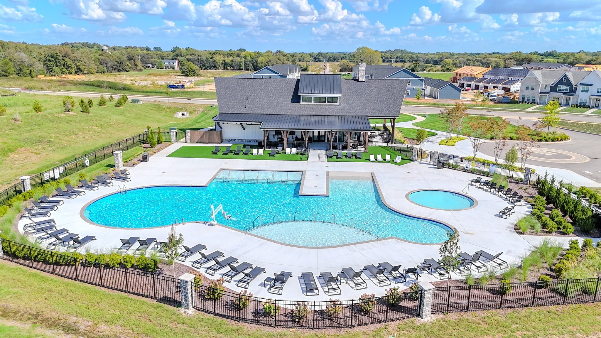 426 Long Dr
